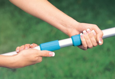 Zestaw czyszczący do czyszczenia basenów z odkurzaczem wodnym INTEX 28002